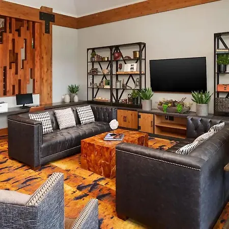 Exquisite Upscale Oasis - Ski Resort-3